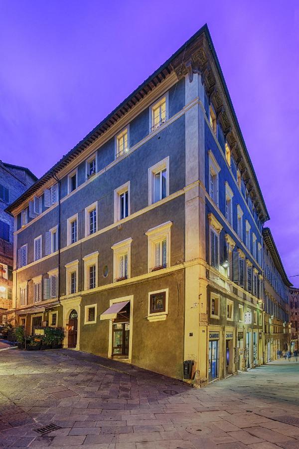 Residenza D'Epoca Le Aquile Bed & Breakfast Siena Exterior photo