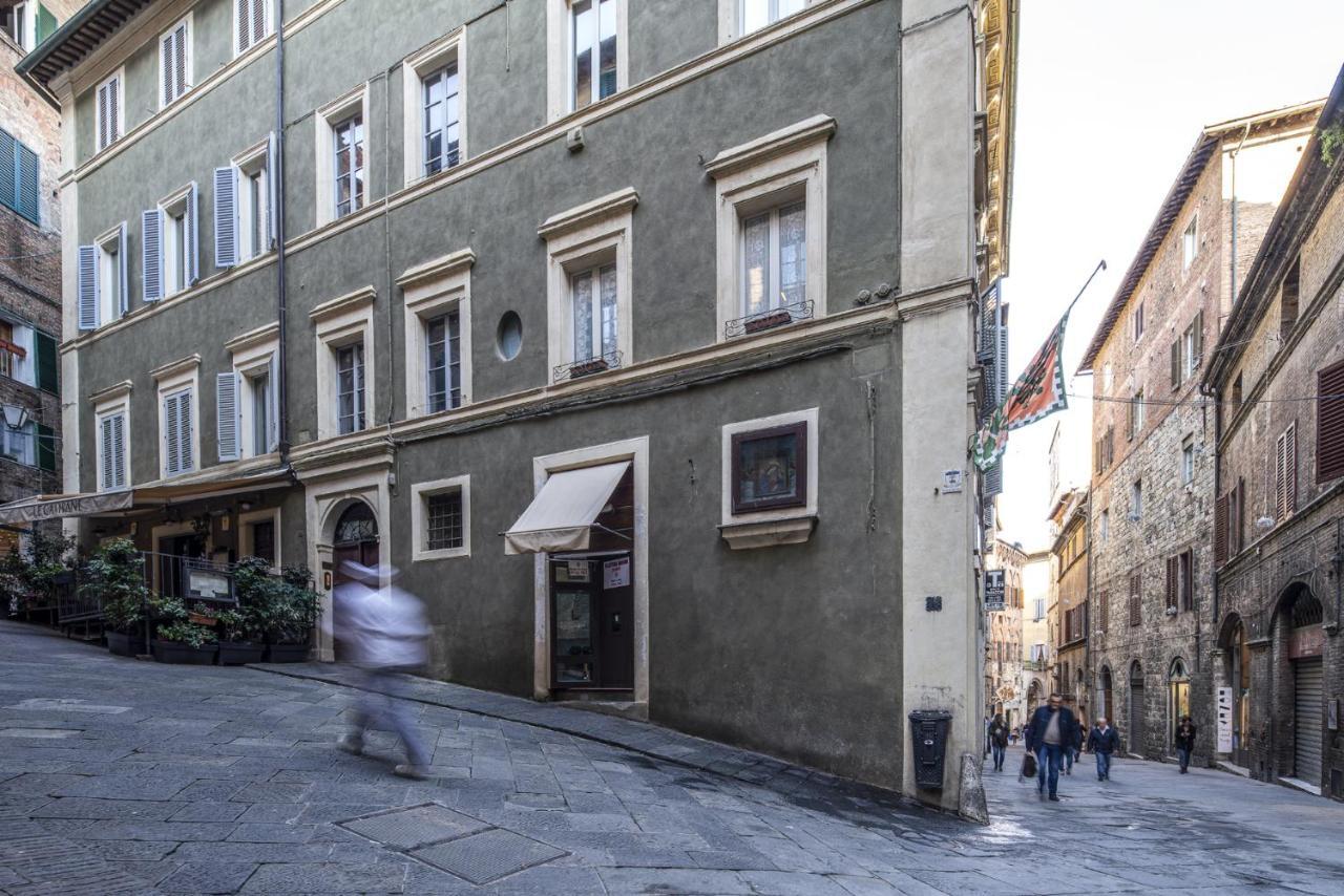 Residenza D'Epoca Le Aquile Bed & Breakfast Siena Exterior photo